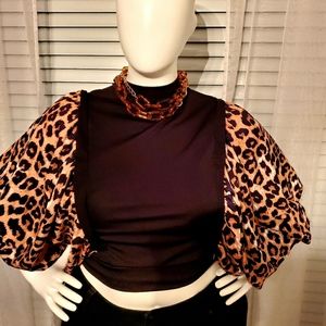 Stylishly Balloon Leppard Print Crop Top!